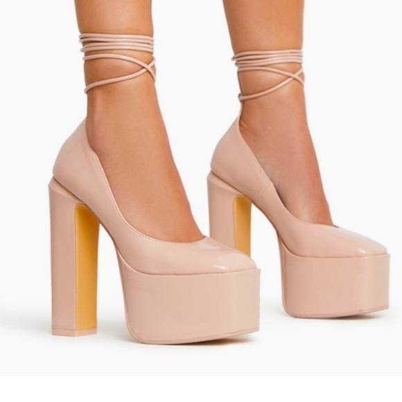 01 - Laced up,closed toes ,platform junky block heels nude patent. - Picture 1 of 5